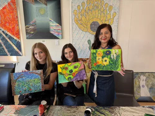 Paint and Sip at AZZIART GALLERY LA INTERNATIONAL. Special price. Things to do in Los Angeles. Date Ideas.